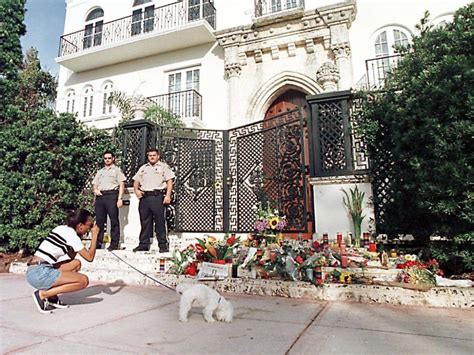 gianni versace death pics|2,546 The Assassination Of Gianni Versace Photos.